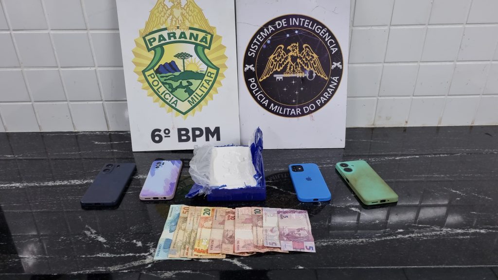 Polícia Militar apreende um quilo e cocaína dentro de veículo Parati no Bairro Brasília em Cascavel