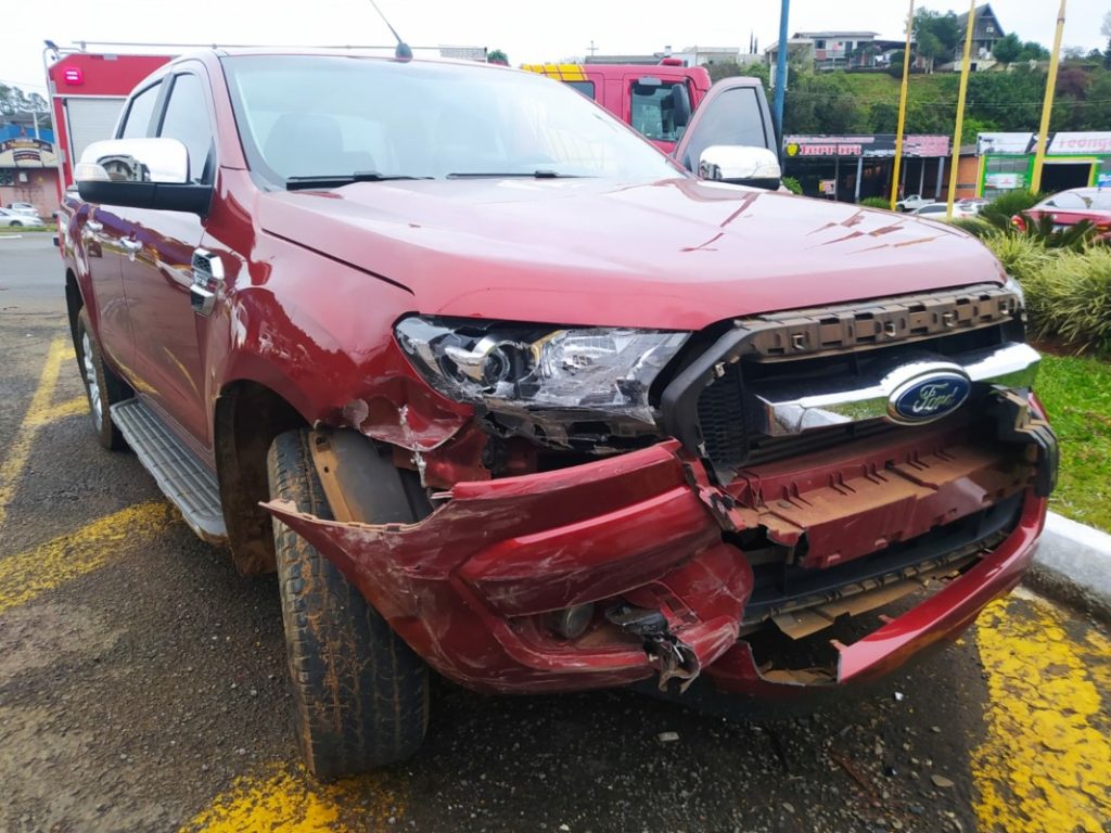 Mulher fica ferida após colisão na PR 483 em Francisco Beltrão