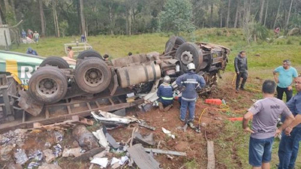 Tragédia na serra de Bituruna: carreta sem freios causa acidente fatal