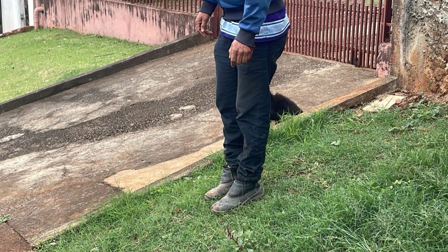 De tornozeleira eletrônica, homem é socorrido pelo Siate após ser baleado no bairro Cataratas