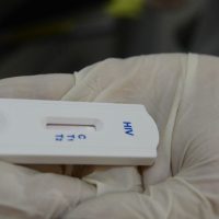 Saúde orienta farmácias sobre testes para HIV, sífilis e hepatites Imagem referente a Saúde orienta farmácias sobre testes para HIV, sífilis e hepatites