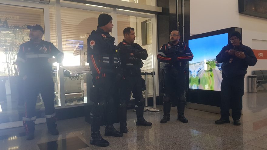 Samu é acionado até o Aeroporto para atender familiares de passageiros de avião que caiu