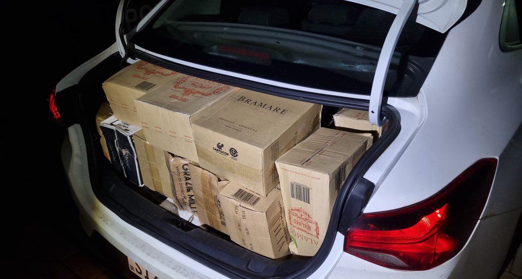 PM apreende R$ 40 mil em vinhos de descaminho em Cascavel