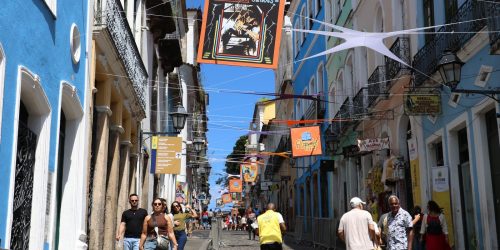 Imagem referente a Flipelô: público enfrenta até dez horas de estrada para ir a Salvador