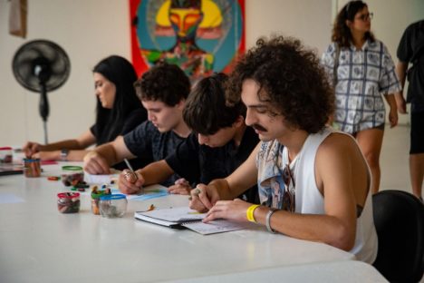 Quarta Pública: Museu de Arte Contemporânea promove oficina gratuita de colagem