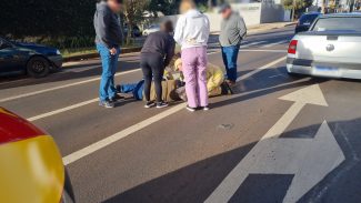 Idoso de 81 anos sofre lesão grave na coluna ao ser atropelado no Centro de Cascavel