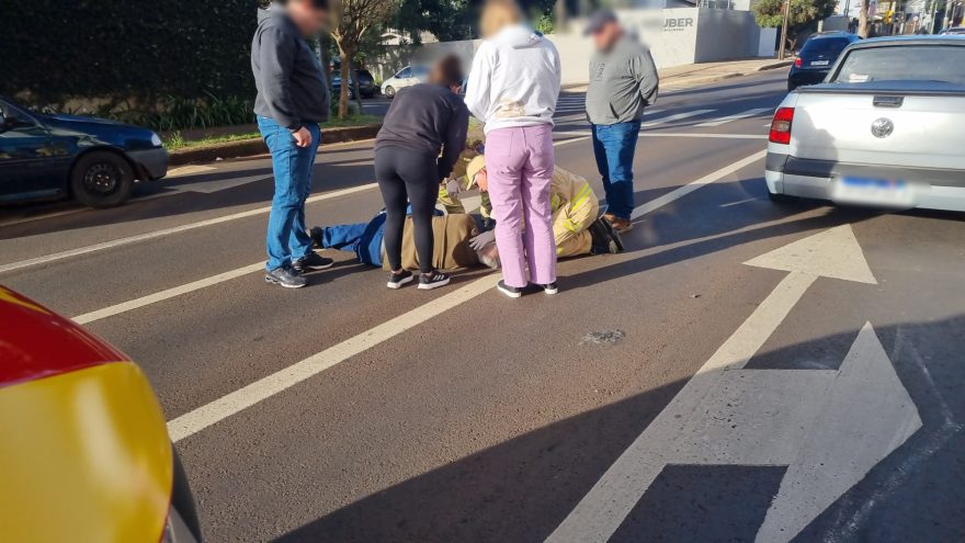 Idoso de 81 anos sofre lesão grave na coluna ao ser atropelado no Centro de Cascavel