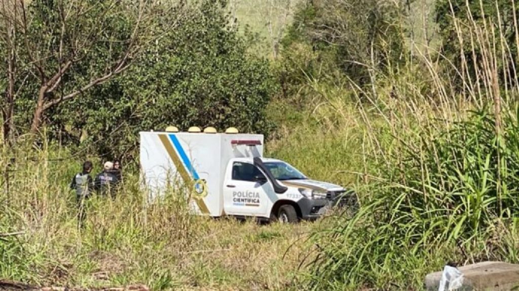 Cadáver é encontrado parcialmente enterrado próximo a Estação da Sanepar no Paraná