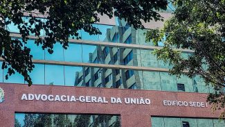 AGU dá parecer contra escolas cívico-militares do RS