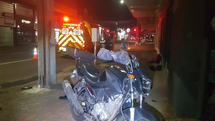 Rapaz fica ferido após acidente na Rua Rio Grande do Sul
