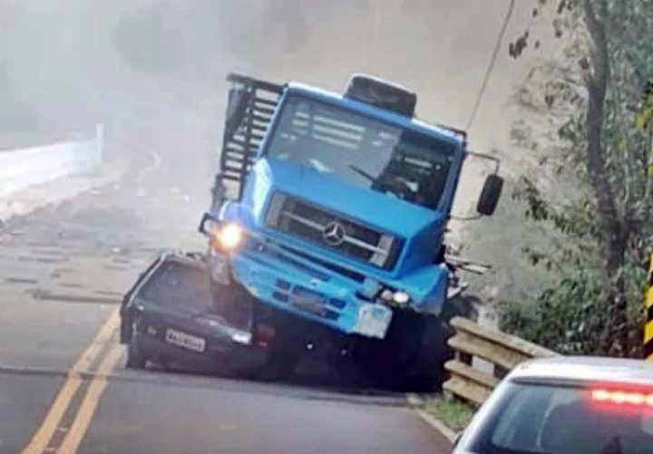 Homem morre após colisão frontal em rodovia no Paraná