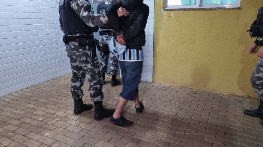 Choque detém homem com mandado de prisão por furto em Cascavel