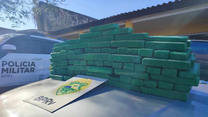 Casal do crime é detido com Astra carregado com maconha na PR-586