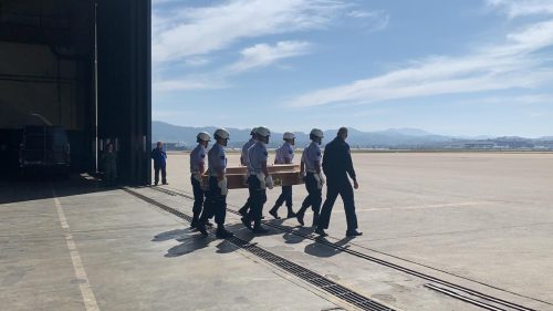 Imagem referente a Avião da FAB trazendo mais três corpos do acidente aéreo decola sentido à Cascavel