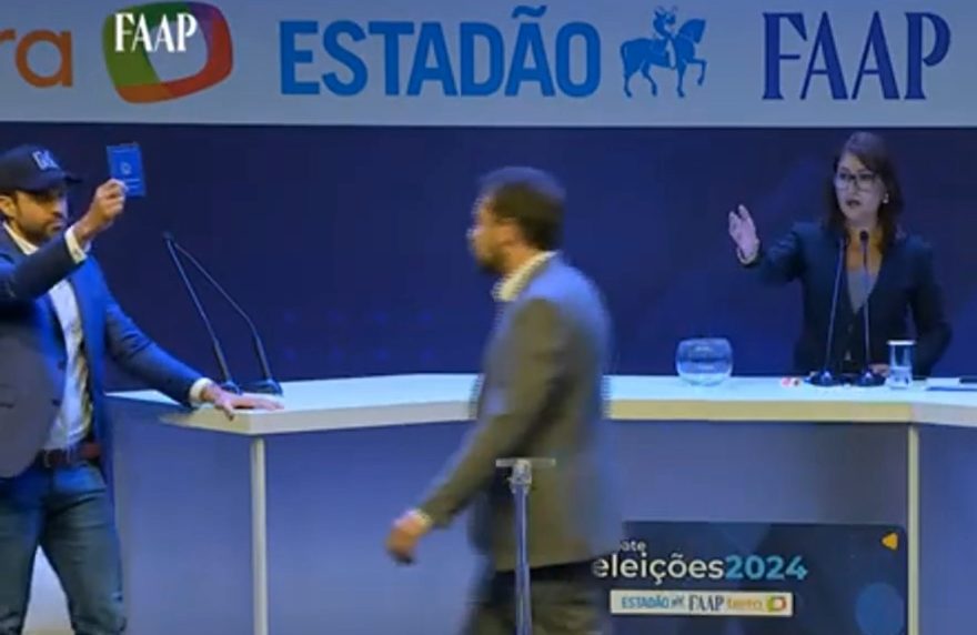 Marçal tira carteira de trabalho para exorcizar Boulos em debate; confusão toma conta do palco!