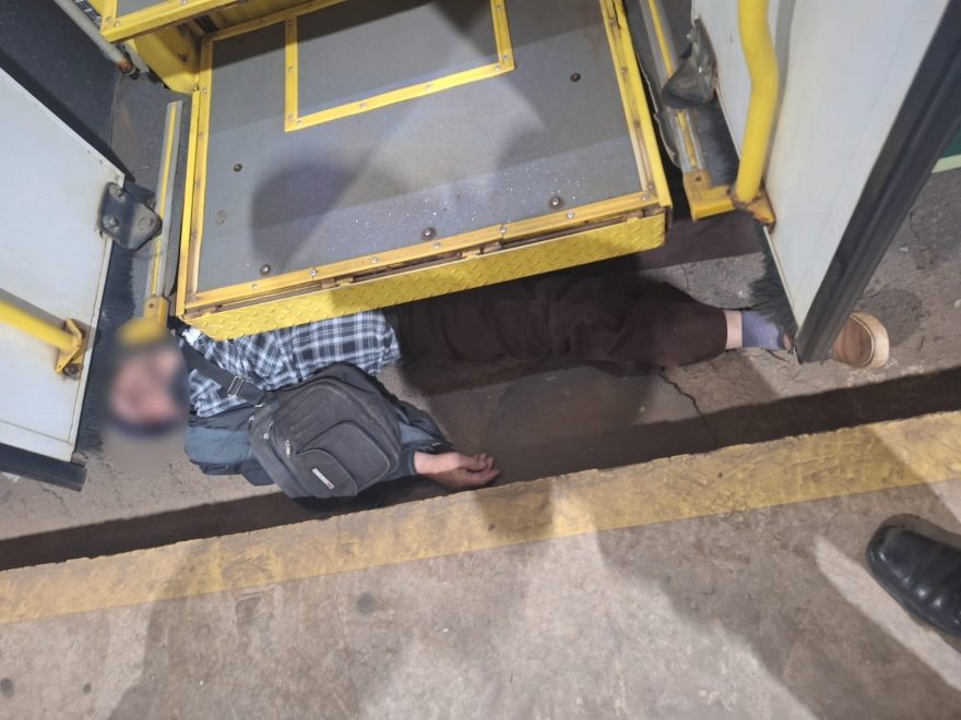 Tragédia evitada: Samu resgata idoso preso sob elevador de ônibus em Cascavel