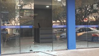 Ladrões arrombam loja de informática na Avenida Brasil