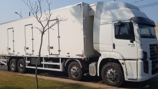 Caminhoneiro tem carga saqueada por 'Piratas do Asfalto' na BR-277, em Cascavel