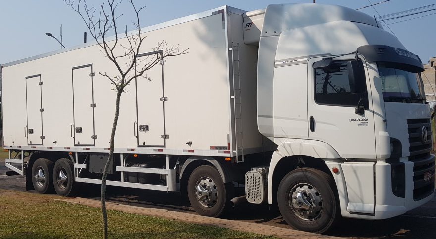 Caminhoneiro tem carga saqueada por ‘Piratas do Asfalto’ na BR-277, em Cascavel