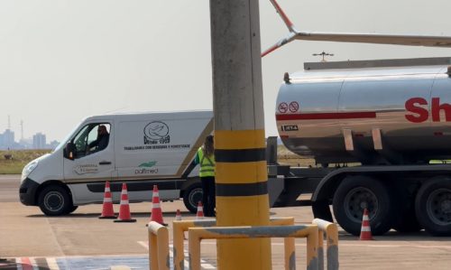 Imagem referente a Após pouso, corpos de Laiana Vasatta e Edilson Hobold seguem para ‘último adeus’