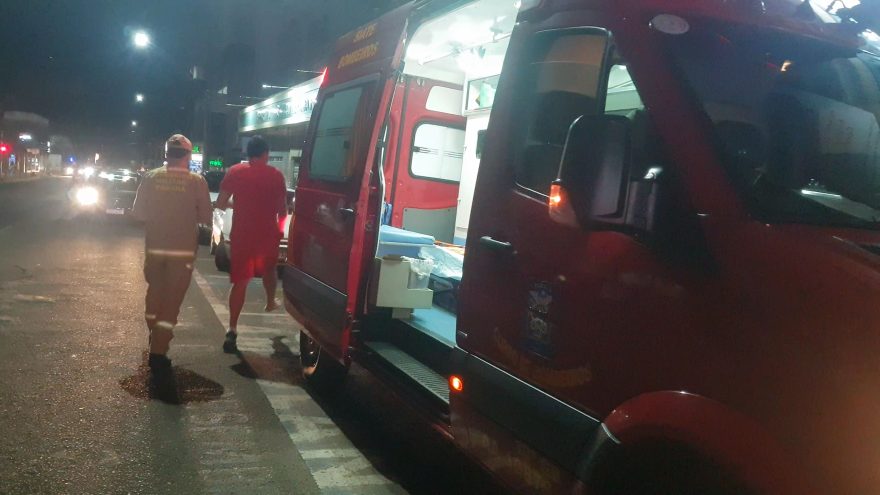 Homem fica ferido ao descer escadas e Siate é acionado