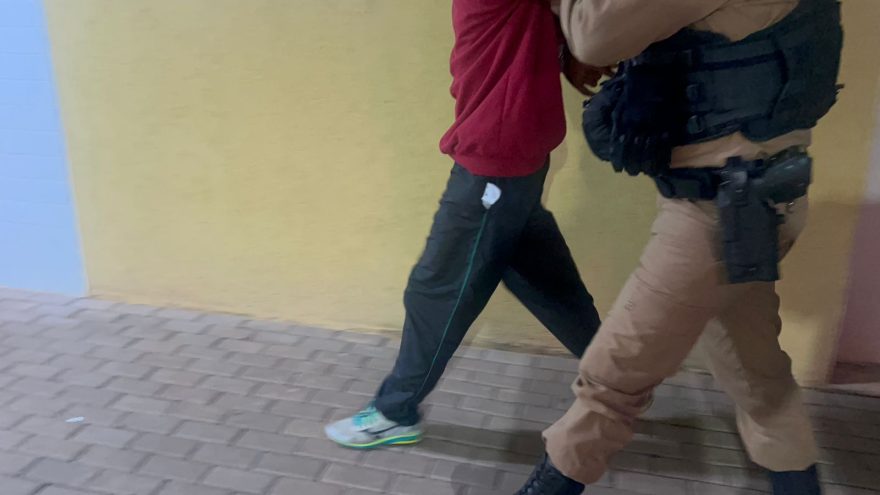 Pistoleiro é preso na Rua Bororós após denúncia