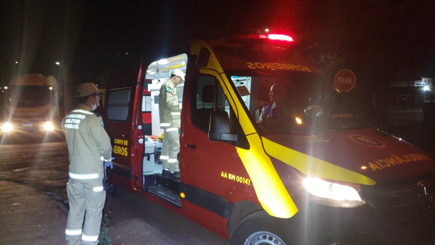 Mulher cai de moto e fica ferida no Bairro Neva