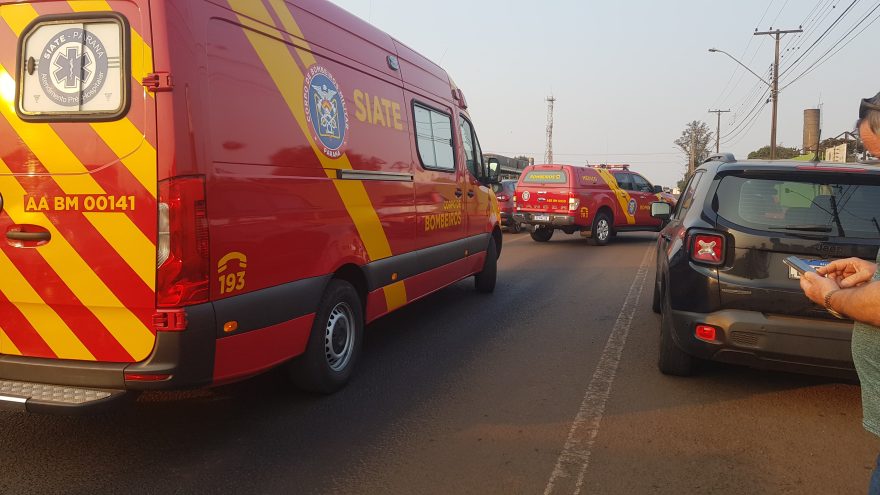Motociclista fica em estado grave ao “rampar” quebra-molas e sofre queda na marginal da BR-277 em Cascavel