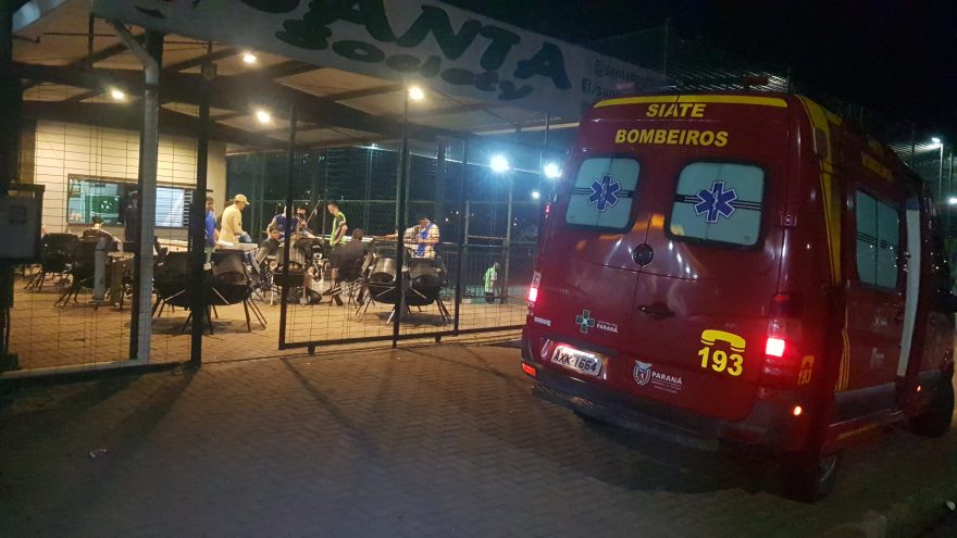 Rapaz de 22 anos fratura clavícula ao cair jogando bola
