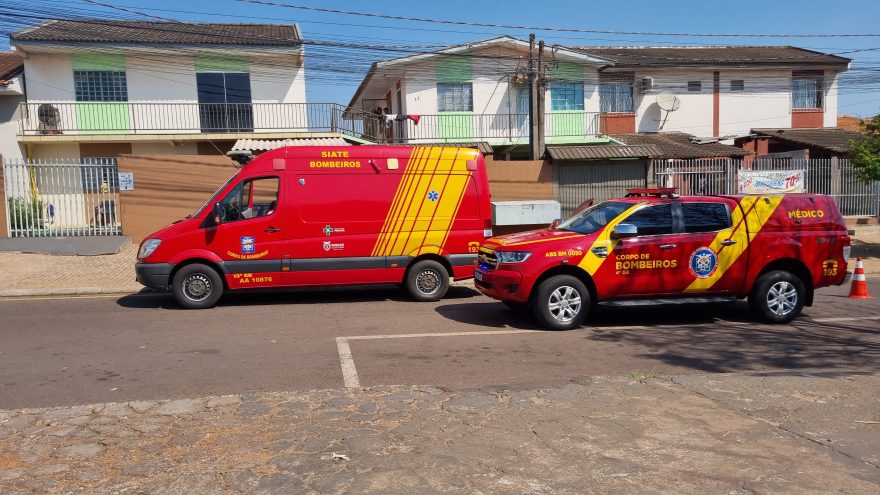 Homem é socorrido por equipes do Siate no Santa Cruz