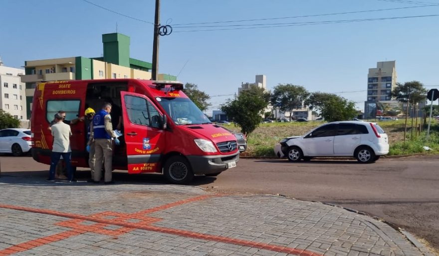 Acidente de trânsito deixa mulher ferida no bairro Santo Inácio