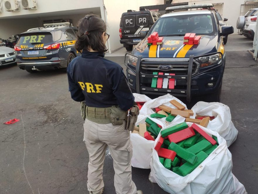 Morador de Cascavel é preso pela PRF com mais de 400 quilos de maconha na região de Londrina