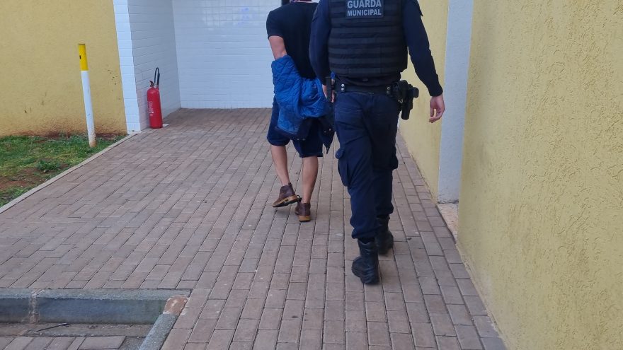 Suspeito de agredir mulher no Cascavel Velho é encaminhado para Delegacia