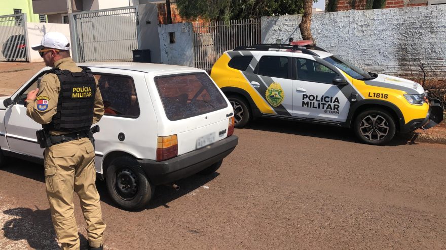 Fiat Uno é apreendido após colisão com Volkswagen Polo no Santa Felicidade