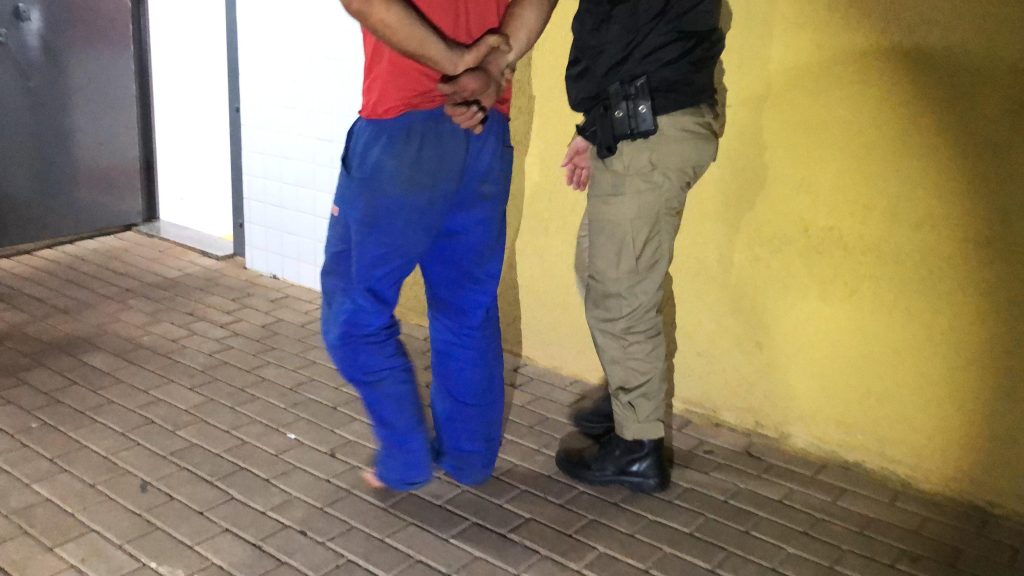 Suspeito de agredir mulher com chave de fenda é detido pela PM