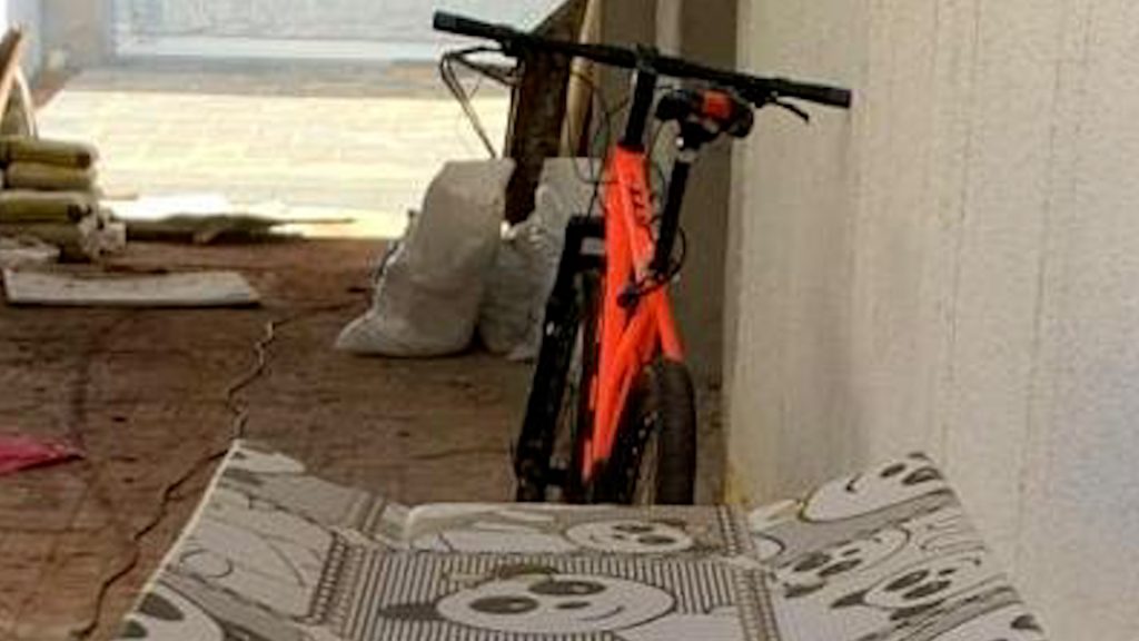 Bicicleta é furtada em pátio de supermercado Bicicleta é furtada em pátio de supermercado
