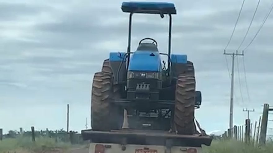 DFRV recupera Trator furtado em pátio de empresa em Cascavel