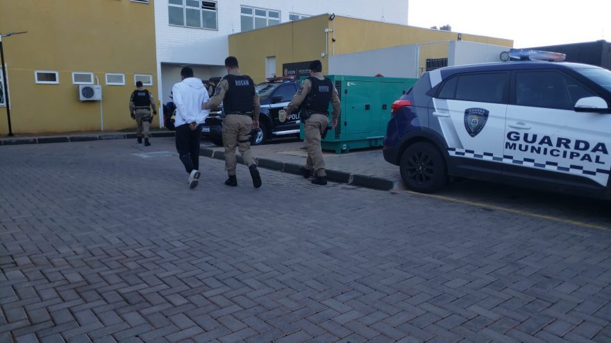 Feliz aniversário! Na véspera de completar 24 anos de idade, rapaz é preso por tráfico de drogas