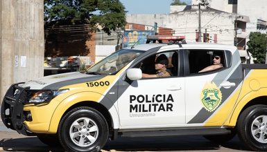 Imagem referente a Homem perde celular, oferece cerveja para quem encontrou aparelho, mas é ameaçado por não pagar recompensa