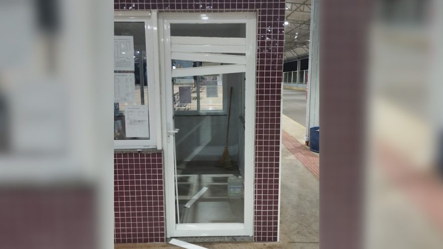 Suspeito de furtar peças de alumínio de porta do Terminal Sul é detido pela GM