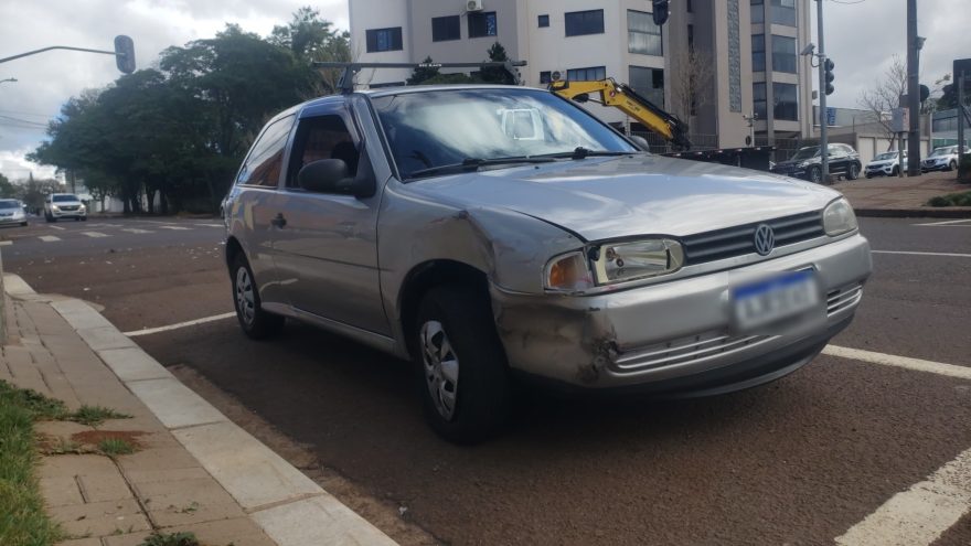 Gol e Onix se envolvem em acidente de trânsito no Centro