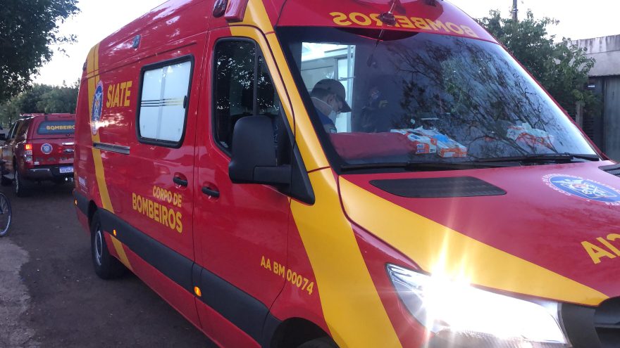 Idoso tem sangramento no ouvido após sofrer queda no Brasmadeira