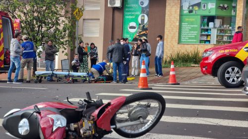 Mulher fica em estado grave após acidente na Rua Jorge Lacerda em Cascavel Imagem referente a Mulher fica em estado grave após acidente na Rua Jorge Lacerda em Cascavel
