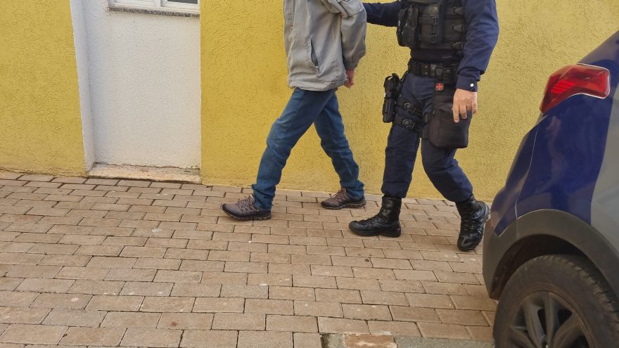 Homem que descumpriu medida protetiva contra ex, é preso no Bairro Santa Felicidade
