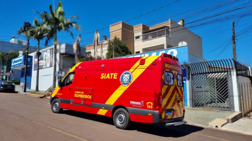Idoso é socorrido pelo Siate na Rua Siriema