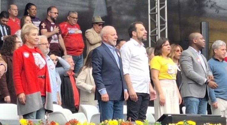 Boulos apaga vídeo com hino nacional em linguagem neutra após polêmica
