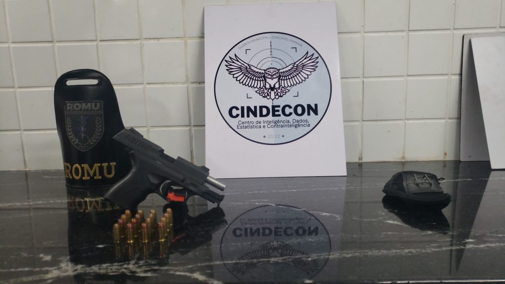 Jovem é detido em posse de pistola calibre 380 no bairro Floresta