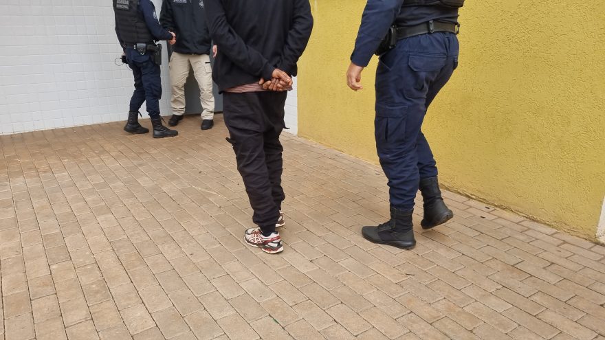 Durante abordagem no Terminal Oeste, homem é preso com porção de maconha