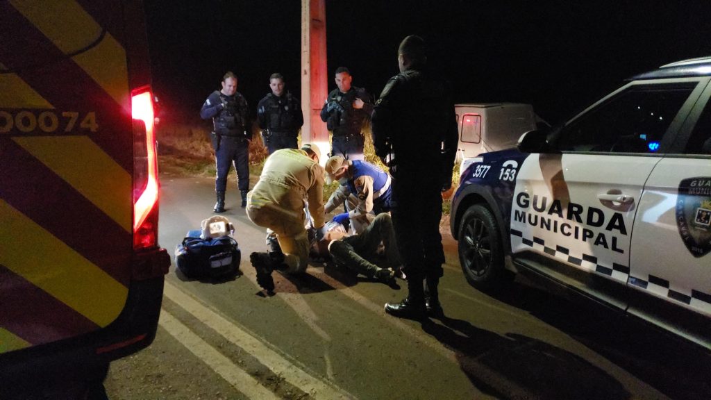 Dupla capota veículo furtado após perseguição e Siate é chamado no Interlagos