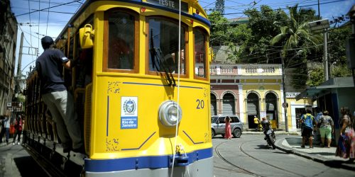 Imagem referente a Governo do Rio entrega 1º trecho revitalizado do bonde de Santa Teresa